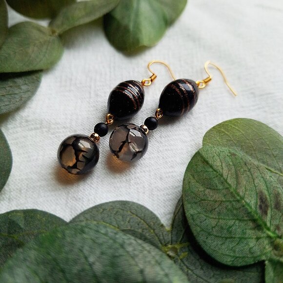 Spiderweb Agate Gold Earrings, Whimsigoth Crystal Earrings, Vintage Inspired - Picture 5 of 8